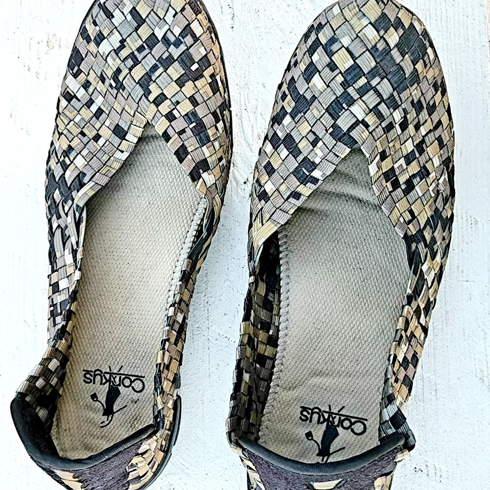 Corky's sidewalk size 7 black and brown woven slip on flats #corky's